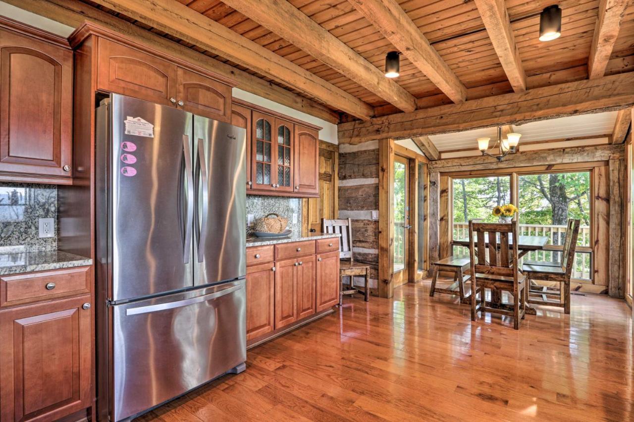 Upscale Gatlinburg Cabin Deck, Fire Pit And Hot Tub Kültér fotó