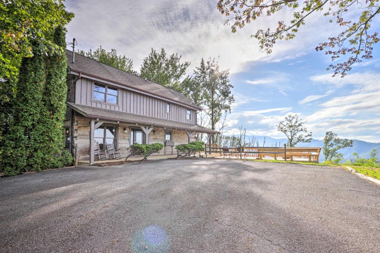 Upscale Gatlinburg Cabin Deck, Fire Pit And Hot Tub Kültér fotó