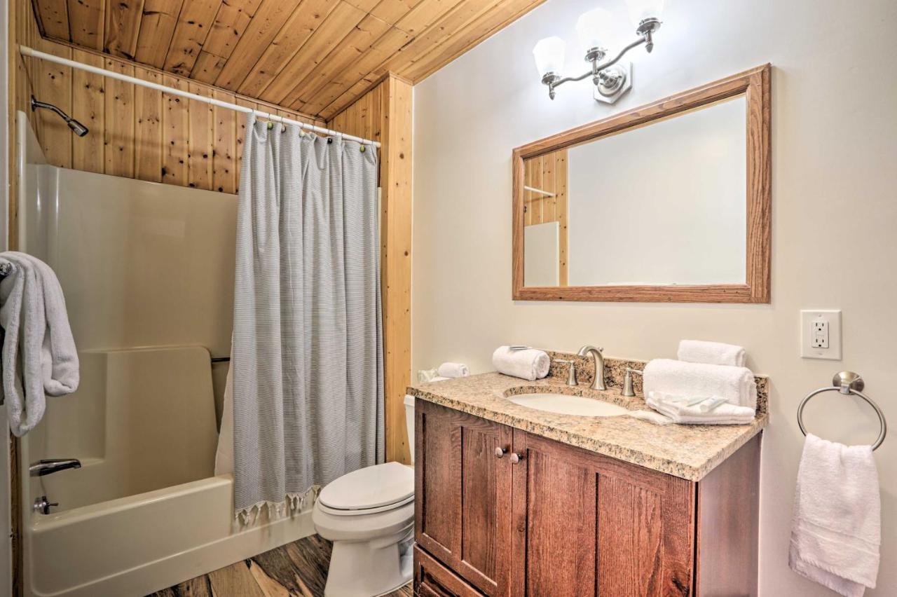Upscale Gatlinburg Cabin Deck, Fire Pit And Hot Tub Kültér fotó