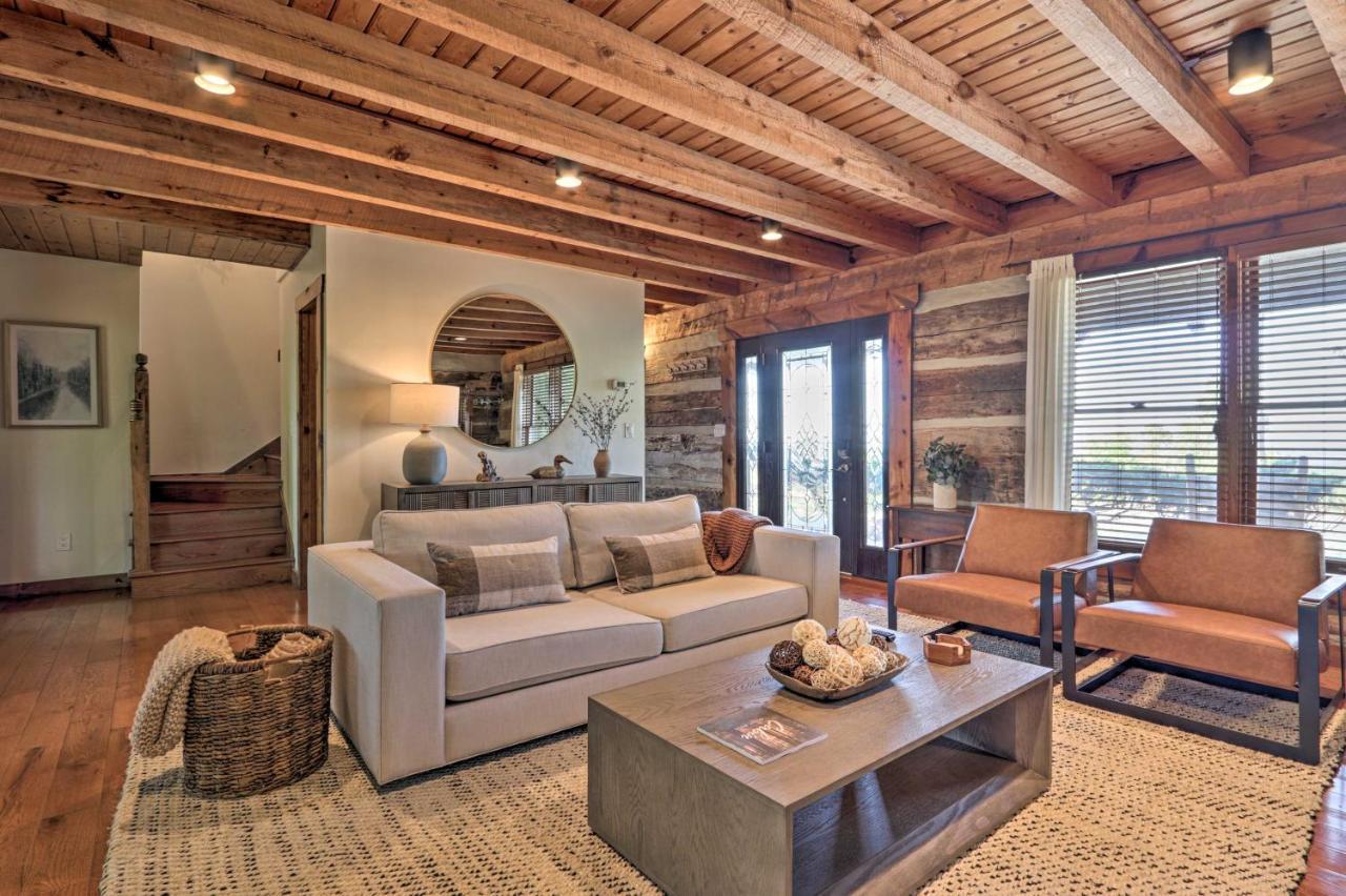Upscale Gatlinburg Cabin Deck, Fire Pit And Hot Tub Kültér fotó