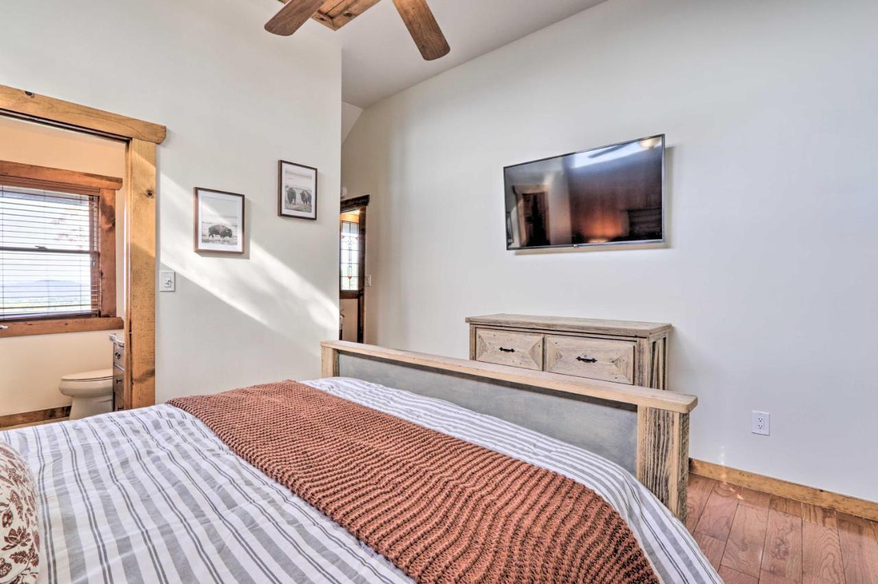 Upscale Gatlinburg Cabin Deck, Fire Pit And Hot Tub Kültér fotó